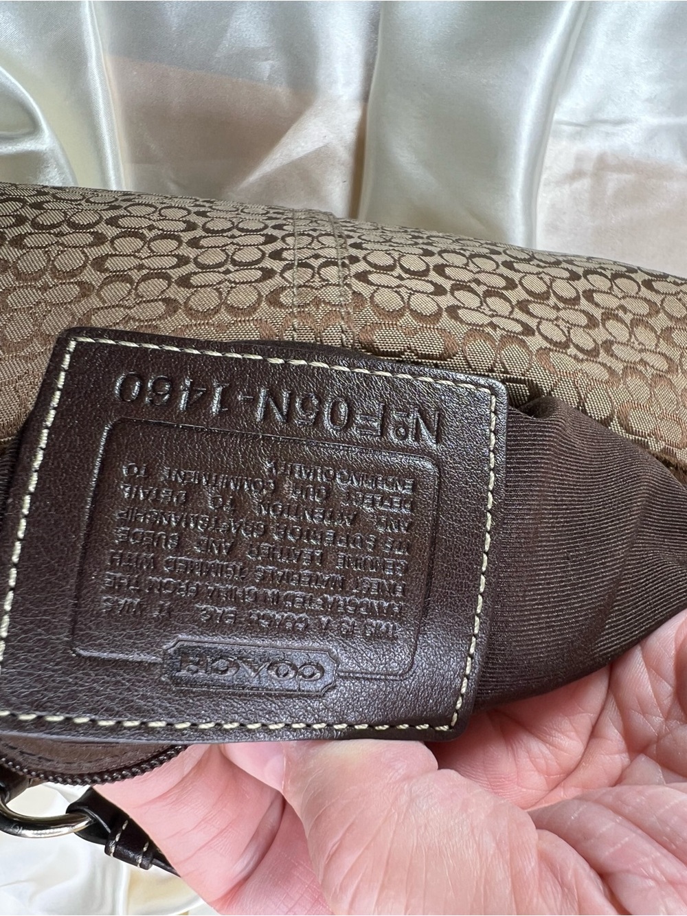 COACH Brown SoHo Hobo Vintage Signature Jacquard Shoulder Bag F05N-1460 - Picture 8 of 9